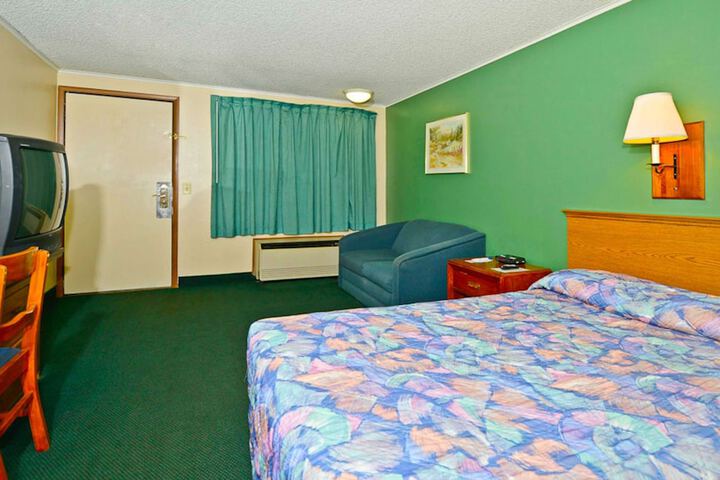 Room 21 of 28