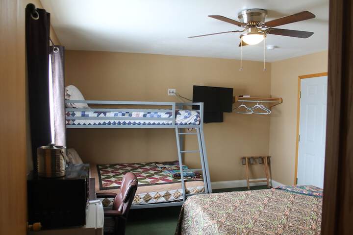 Room 17 of 38