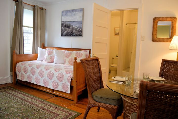 Room 204 of 309
