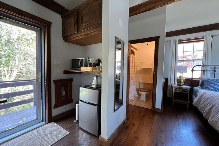 Room 14 of 61