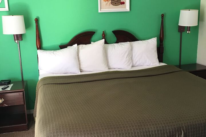 Room 32 of 37