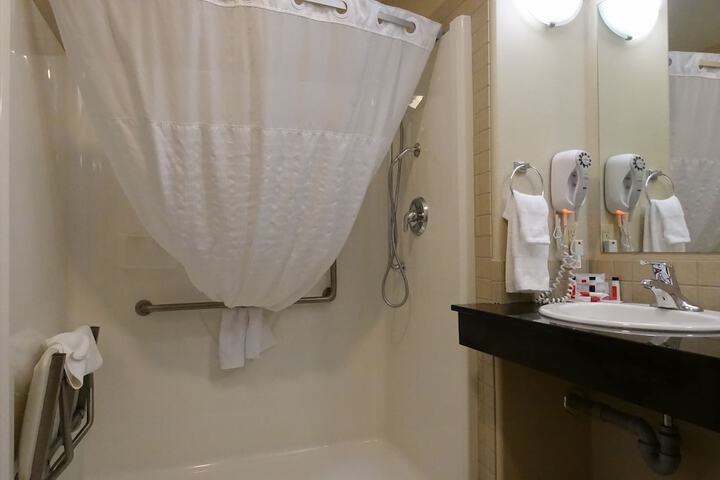 Ramada by Wyndham Weyburn