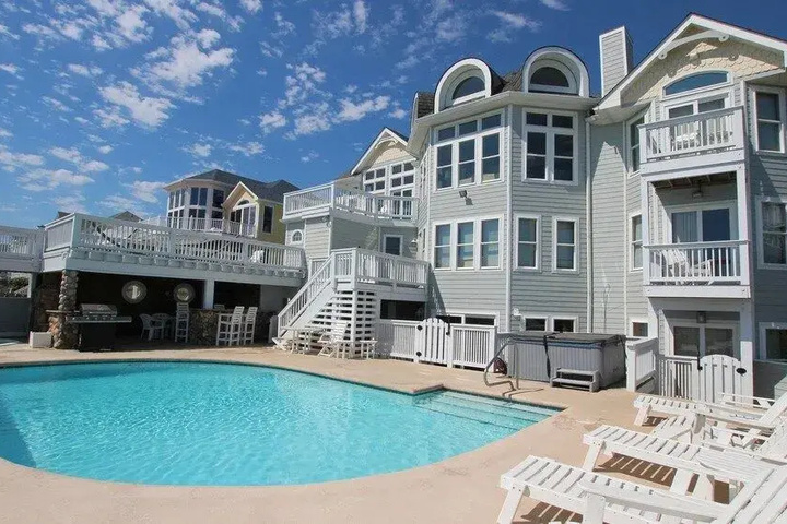 Heavenly Dayz - 9 Br home by RedAwning