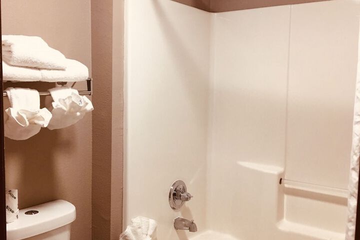 Room 18 of 48