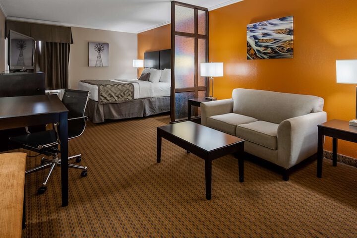 Room 16 of 19