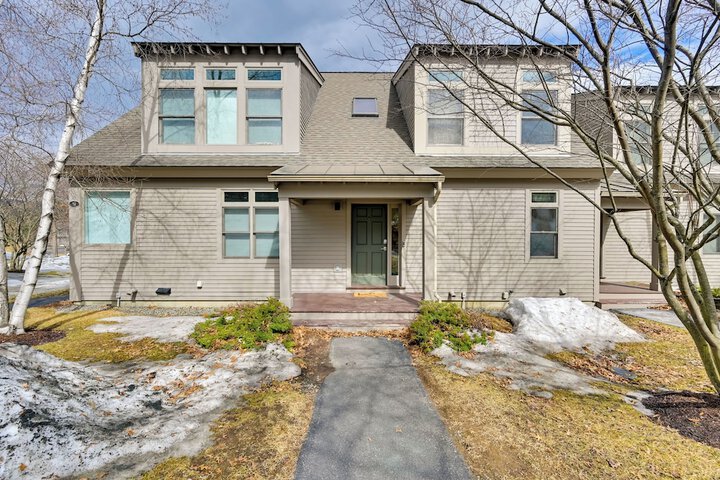 Bright Condo w / Community Perks: Near Ski Quechee!