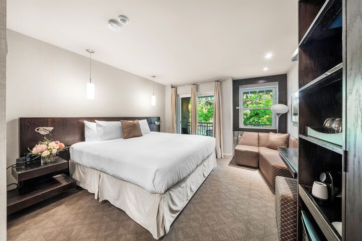 The Shaw Club Hotel