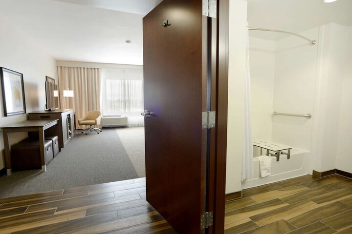 Room 18 of 38