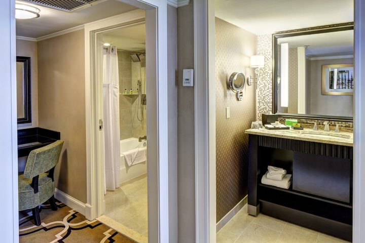 Room 43 of 84