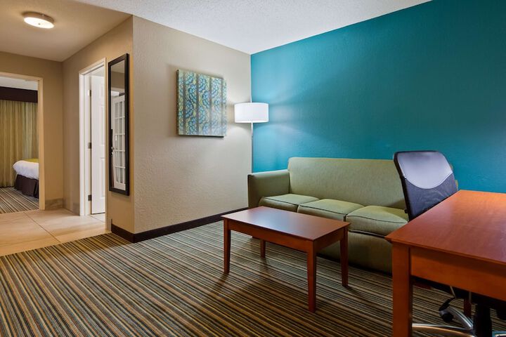 Best Western Plus Menomonie Inn & Suites