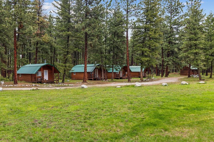 Lost Horse Lodge