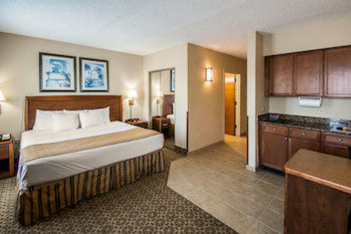 MainStay Suites