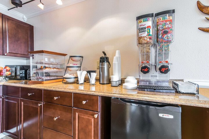 Breakfast/Coffee Service 25 of 29