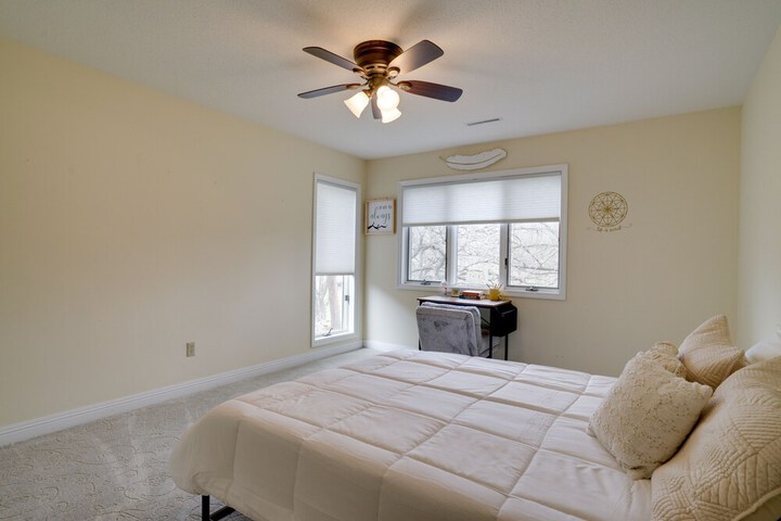 Family Minnesota Vacation Rental w / Balcony