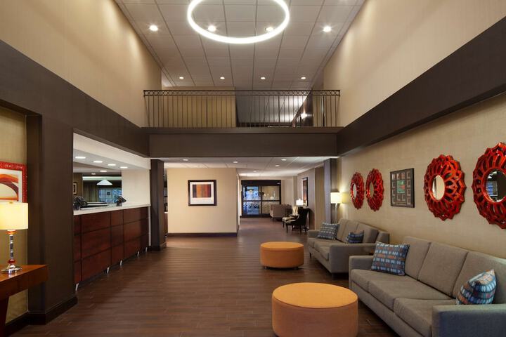 Hampton Inn Charleston-Southridge