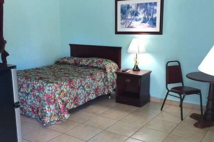 Skylark Motel