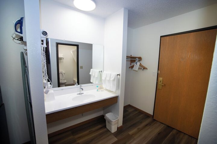 Room 10 of 30