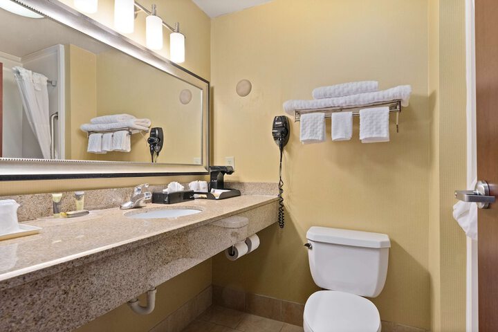 Room 8 of 24
