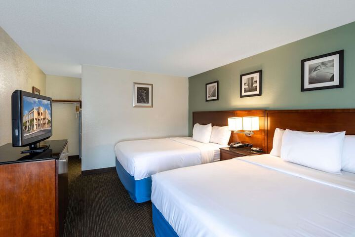 Days Inn by Wyndham Greenville