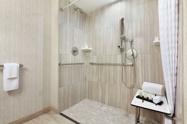 Room 10 of 38