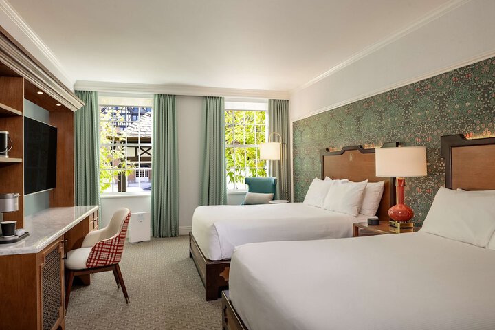 Hotel Roanoke & Conference Center Curio Collection by Hilton