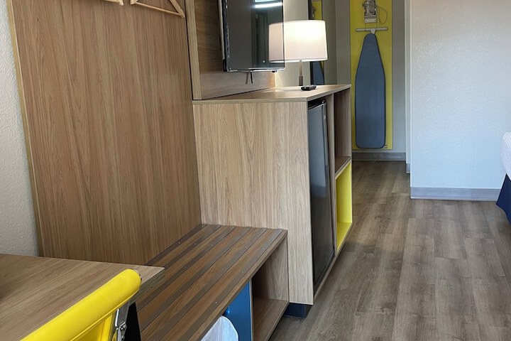 Room 47 of 54