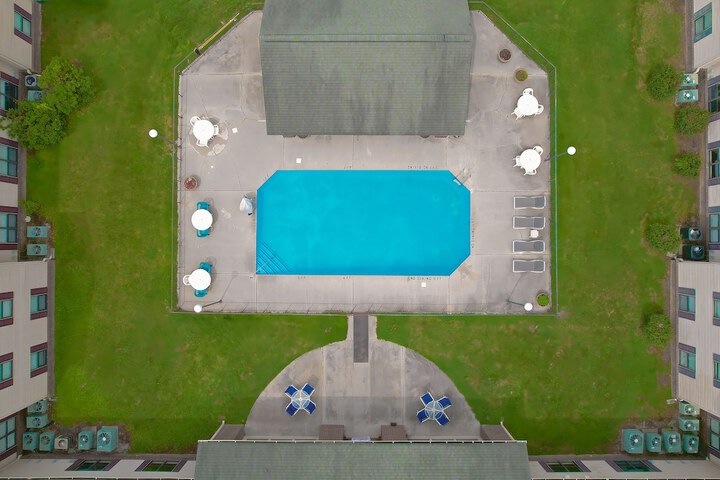 Pool 4 of 42