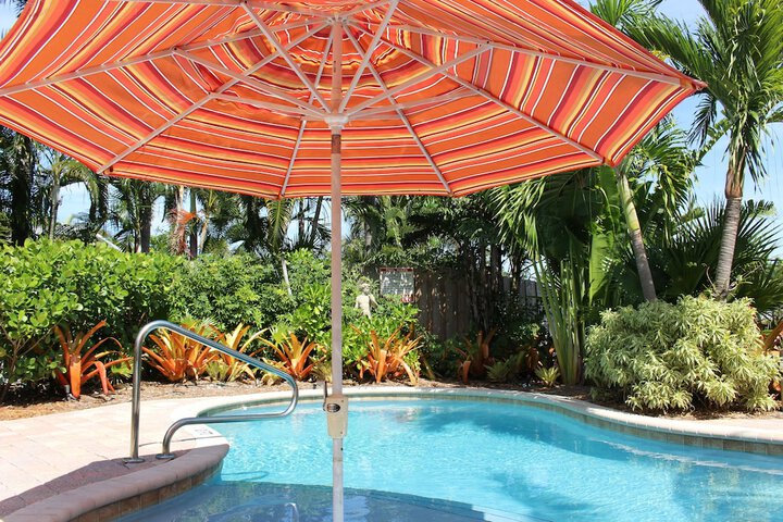 The Cabanas Guesthouse & Spa - Caters to Gay Men