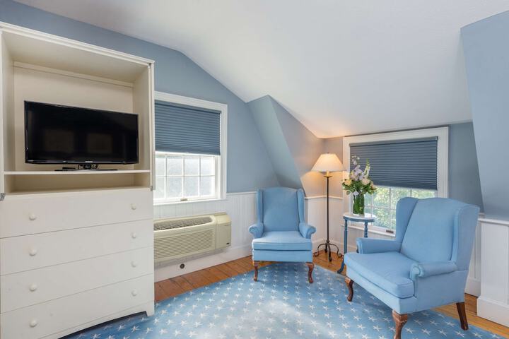 Room 27 of 69