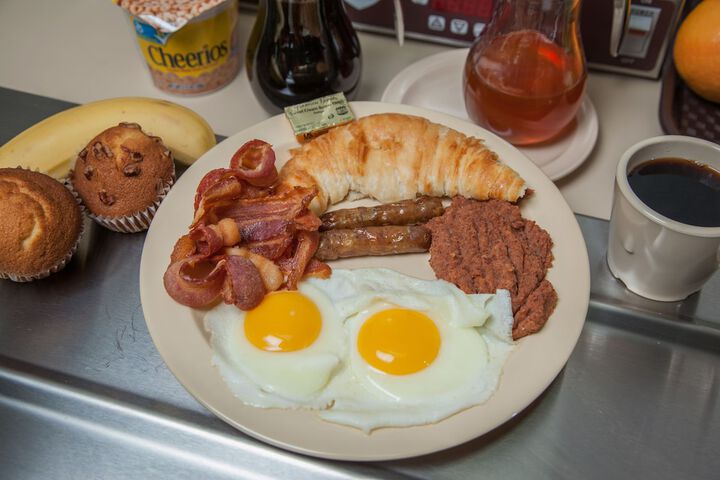 Breakfast/Coffee Service 25 of 35
