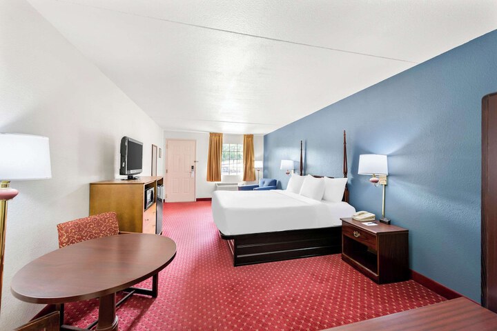 Room 34 of 73