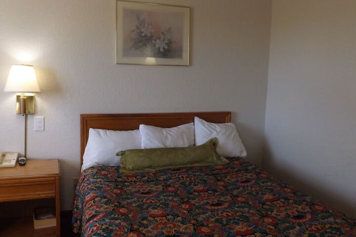 Room 12 of 30