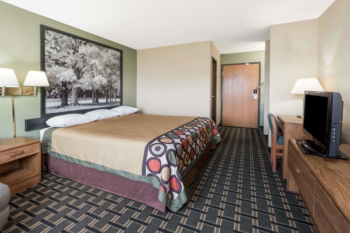 Room 13 of 15
