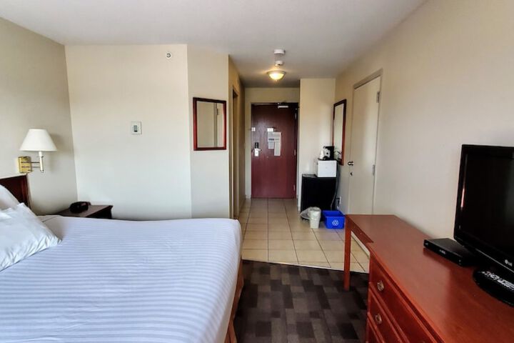 Room 11 of 39