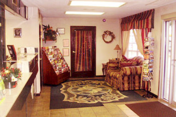 Rodeway Inn & Suites