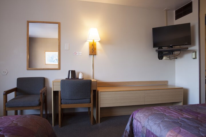 Room 10 of 33
