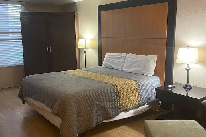 Room 12 of 35