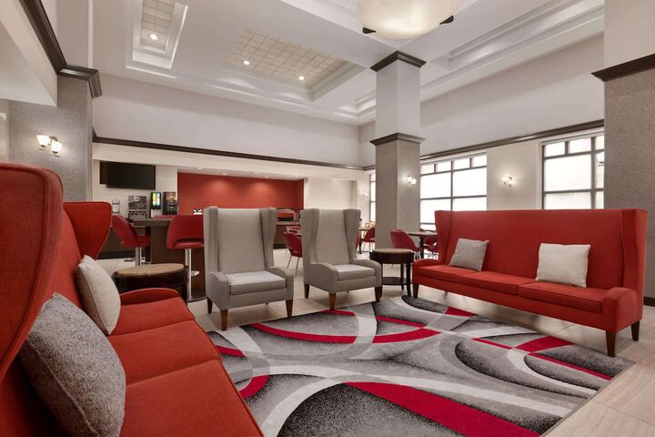 Ramada by Wyndham Suites Orlando Airport