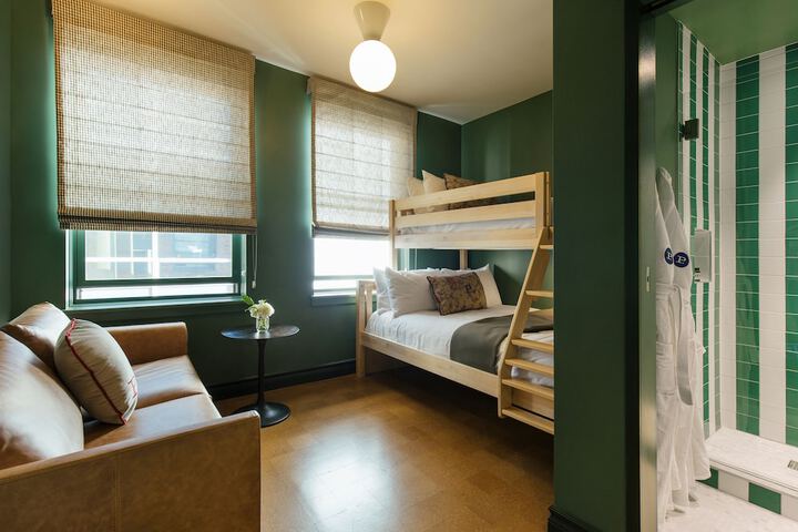 Room 43 of 59