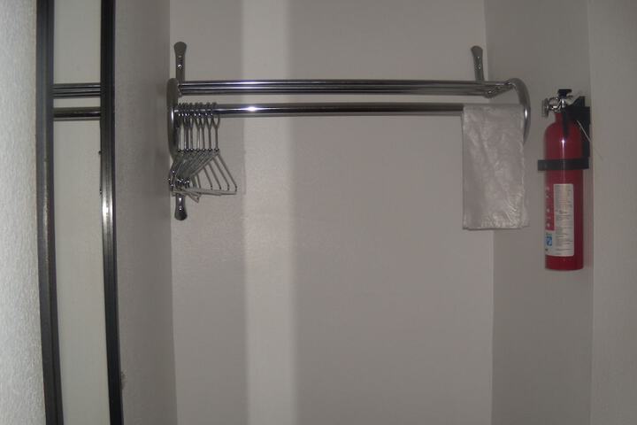 Room 16 of 33