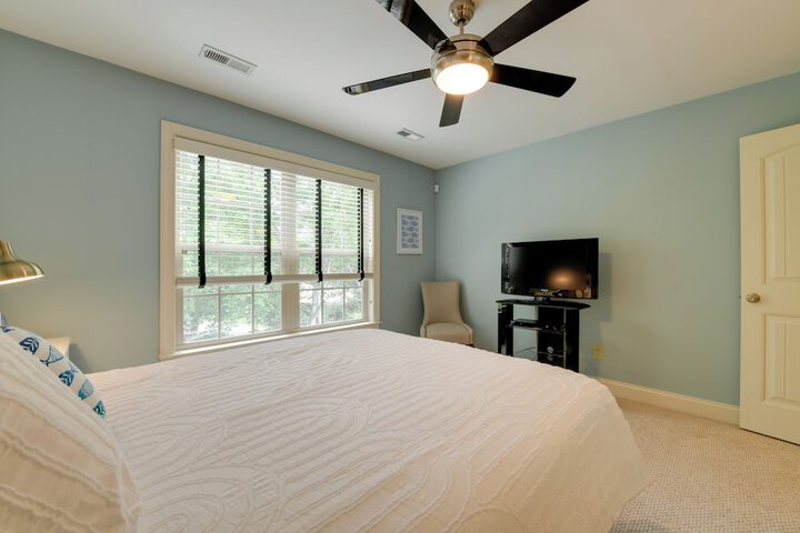Waterfront Sherrills Ford Home w / Pool & Boat Dock