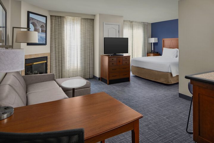Room 32 of 49