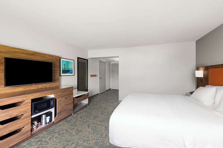 Room 11 of 31