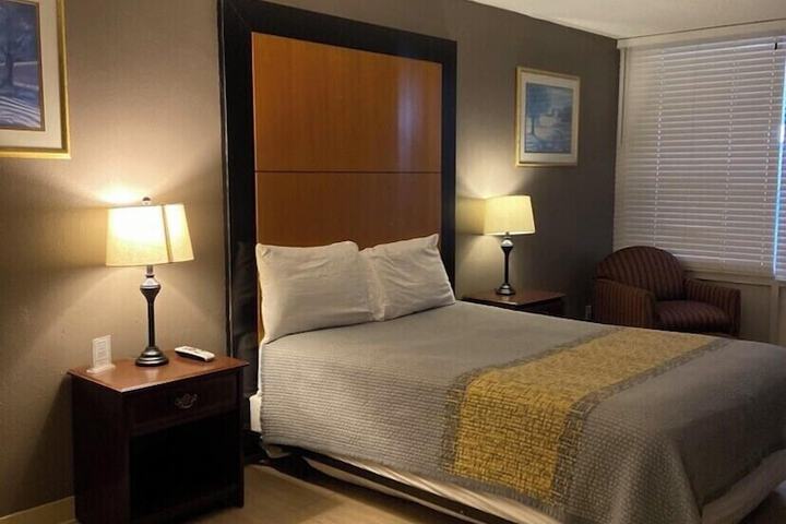Room 17 of 35