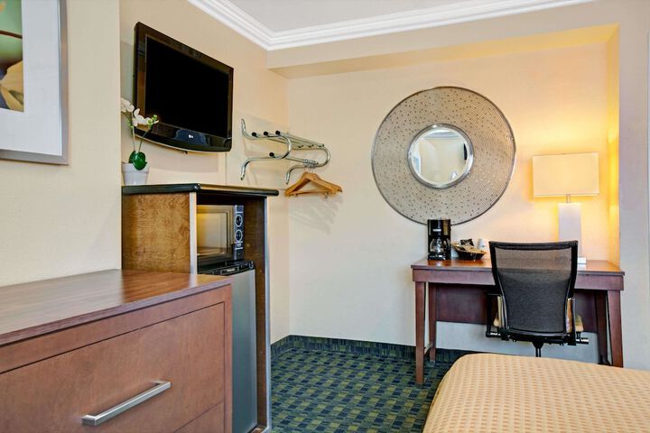 Room 9 of 22
