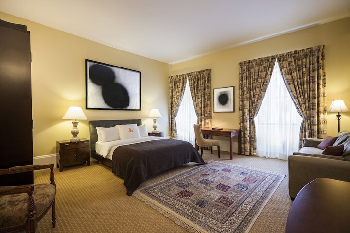 Room 33 of 72