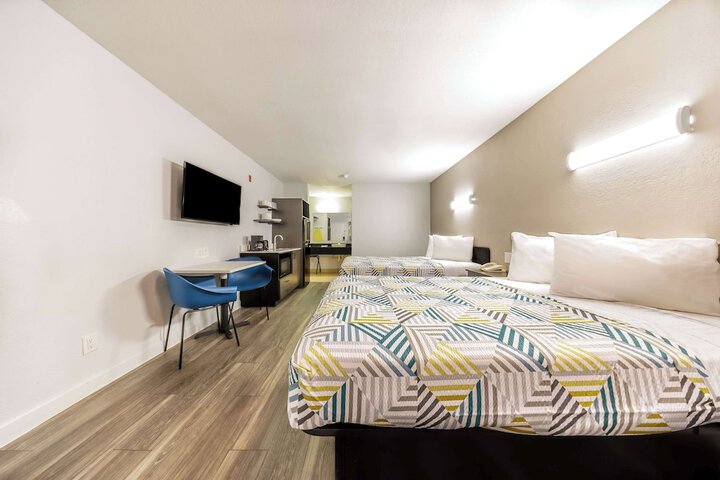 Room 15 of 27