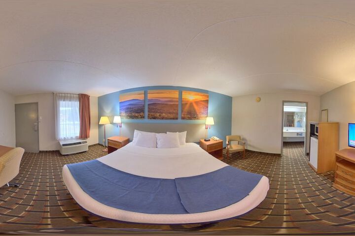 Room 18 of 34