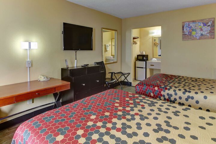 Room 18 of 26
