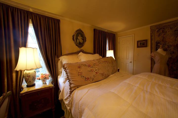 Room 37 of 43